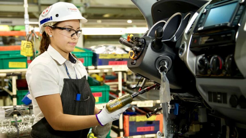 Industria automotriz mexicana logra su mejor mayo desde 2005