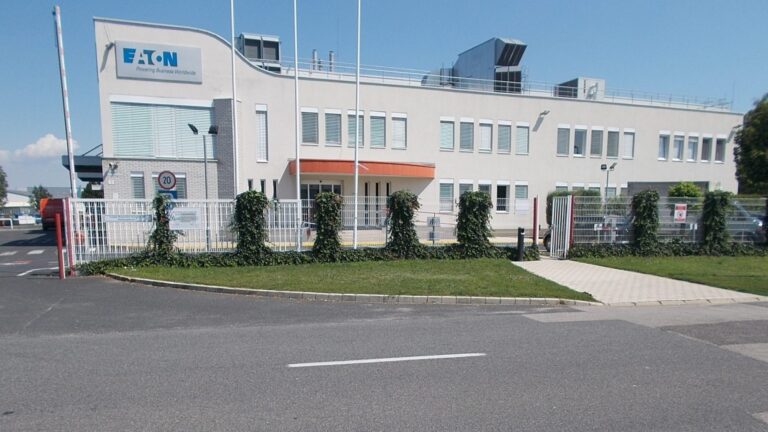 Eaton amplía su planta para abastecer a nuevos modelos de autos eléctricos
