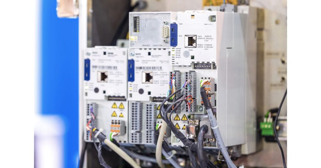 Ajuste de Variadores de Frecuencia (VFD): Guía Paso a Paso para Motores de 5HP